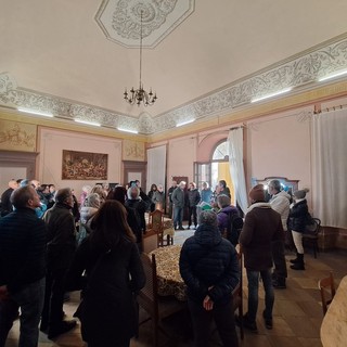 Una sala all'interno dell'eremo di Belmonte con gli affreschi del pittore Gonin