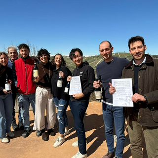 Dalle Langhe al Giappone, un patto sigillato col vino: a Neviglie cinque produttori stringono l'alleanza con il sindaco di Yoichi
