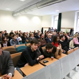 Università Ex Mater Amabilis durante l'inaugurazione, immagine di repertorio