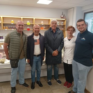 L’Unione Montana valle Varaita presente all’inaugurazione del nuovo mini-market di Sampeyre: segnale positivo per la valle