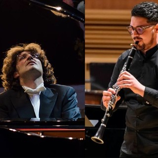 I musicisti Antonio Tinelli, Giuliano Mazzoccante, Alessio Chiulli con la pittrice Elisa Filomena