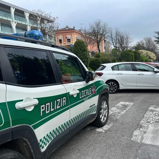 Cuneo, ritrovata la borsa che le avevano rubato: dentro i documenti e, soprattutto, le foto a lei care