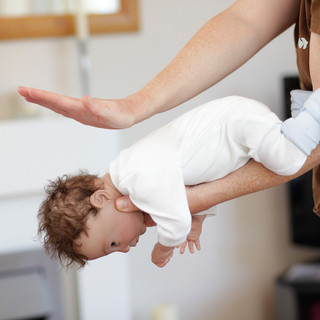 Soffocamento nei bambini, prevenzione e manovre salvavita: corso gratuito ad Alba